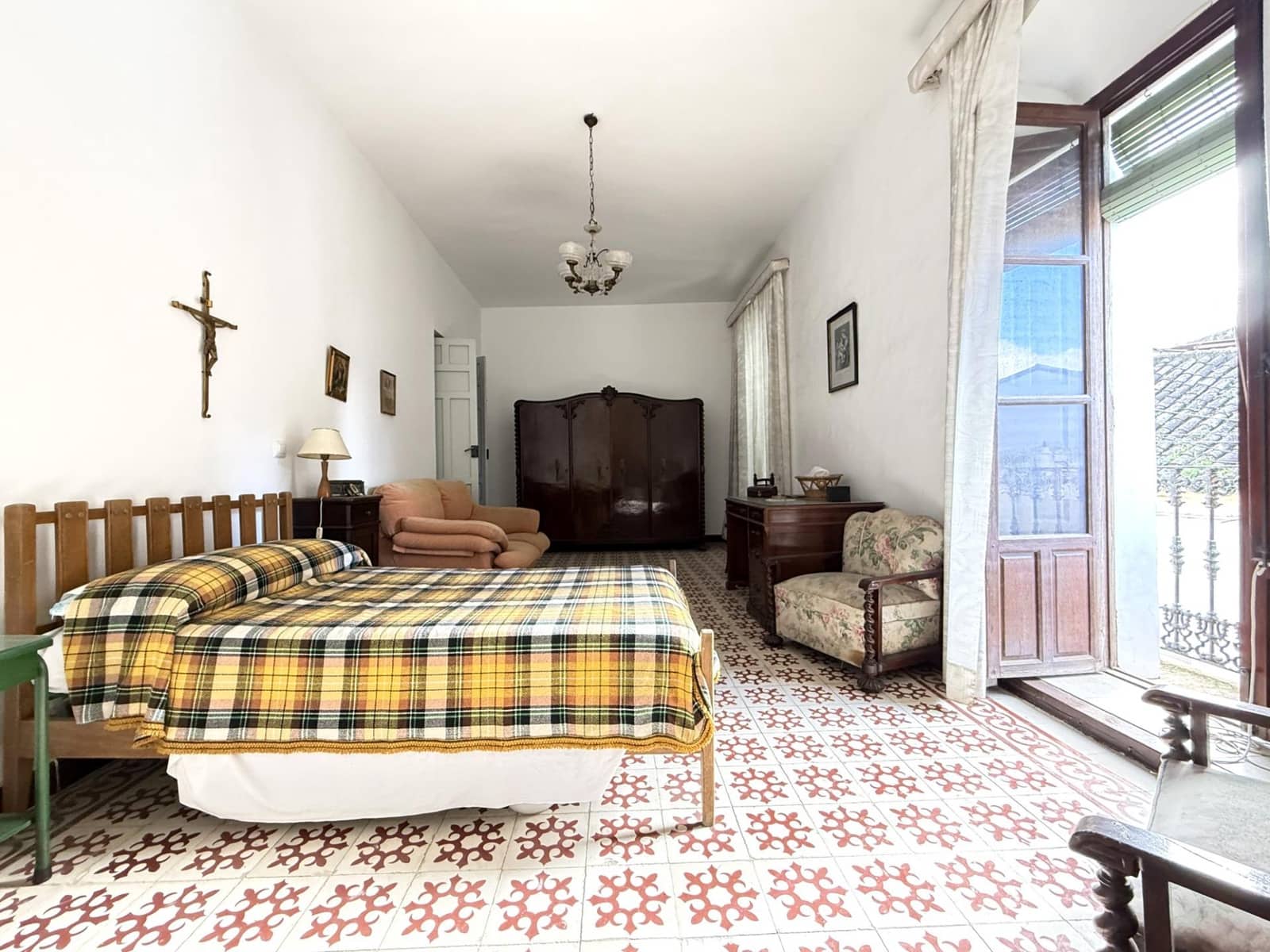 Casa de 5 habitaciones en Bujalance en venta con garaje - 230.000 € (Ref: 9745304)