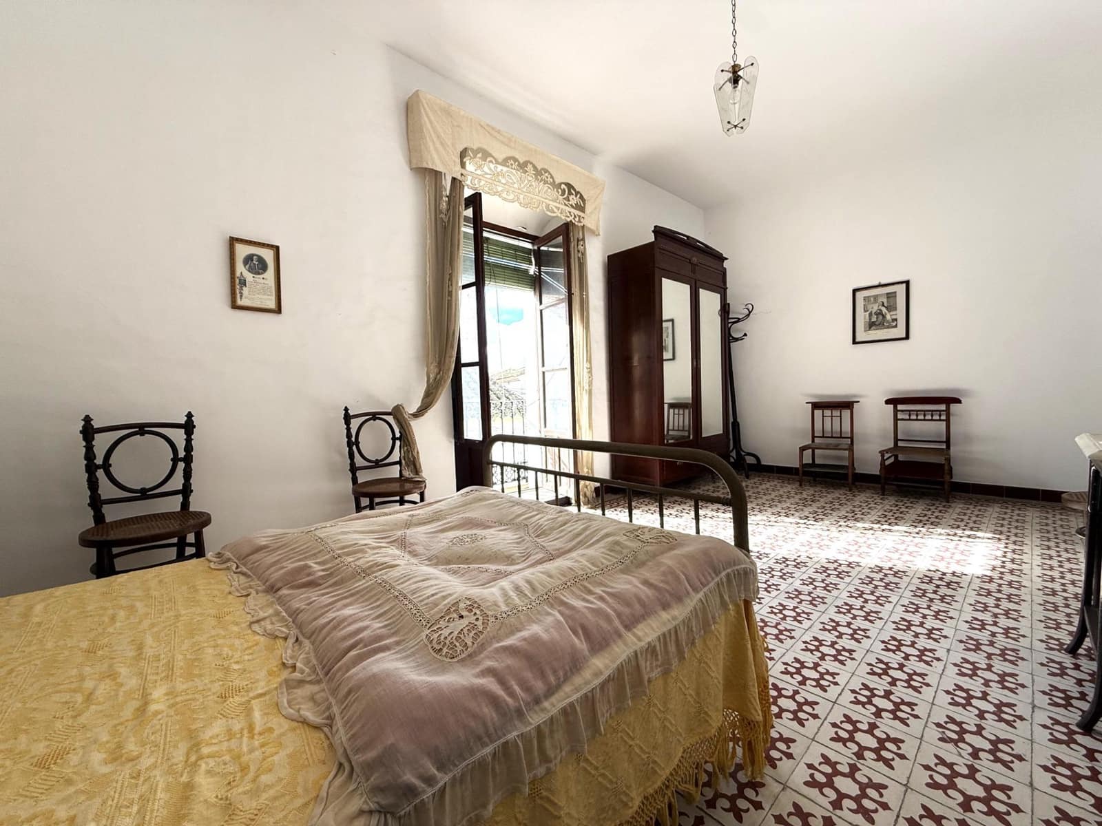 Casa de 5 habitaciones en Bujalance en venta con garaje - 230.000 € (Ref: 9745304)