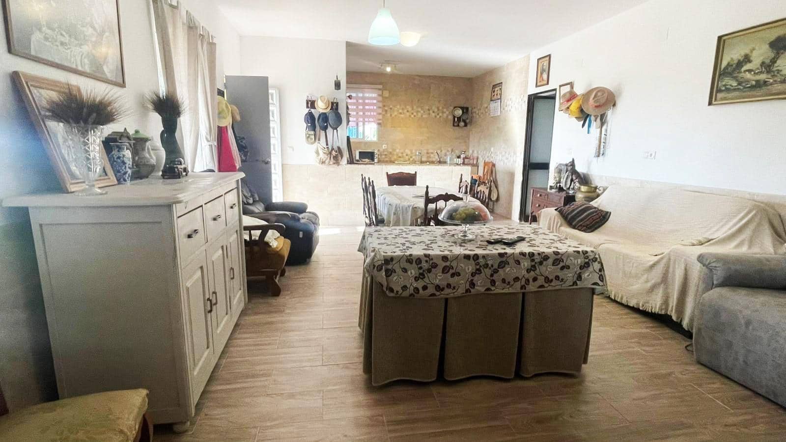 3 soverom Finca/Herregård til salgs i La Carlota med garasje - € 135 000 (Ref: 9745305)