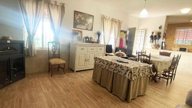 3 soverom Finca/Herregård til salgs i La Carlota med garasje - € 135 000 (Ref: 9745305)