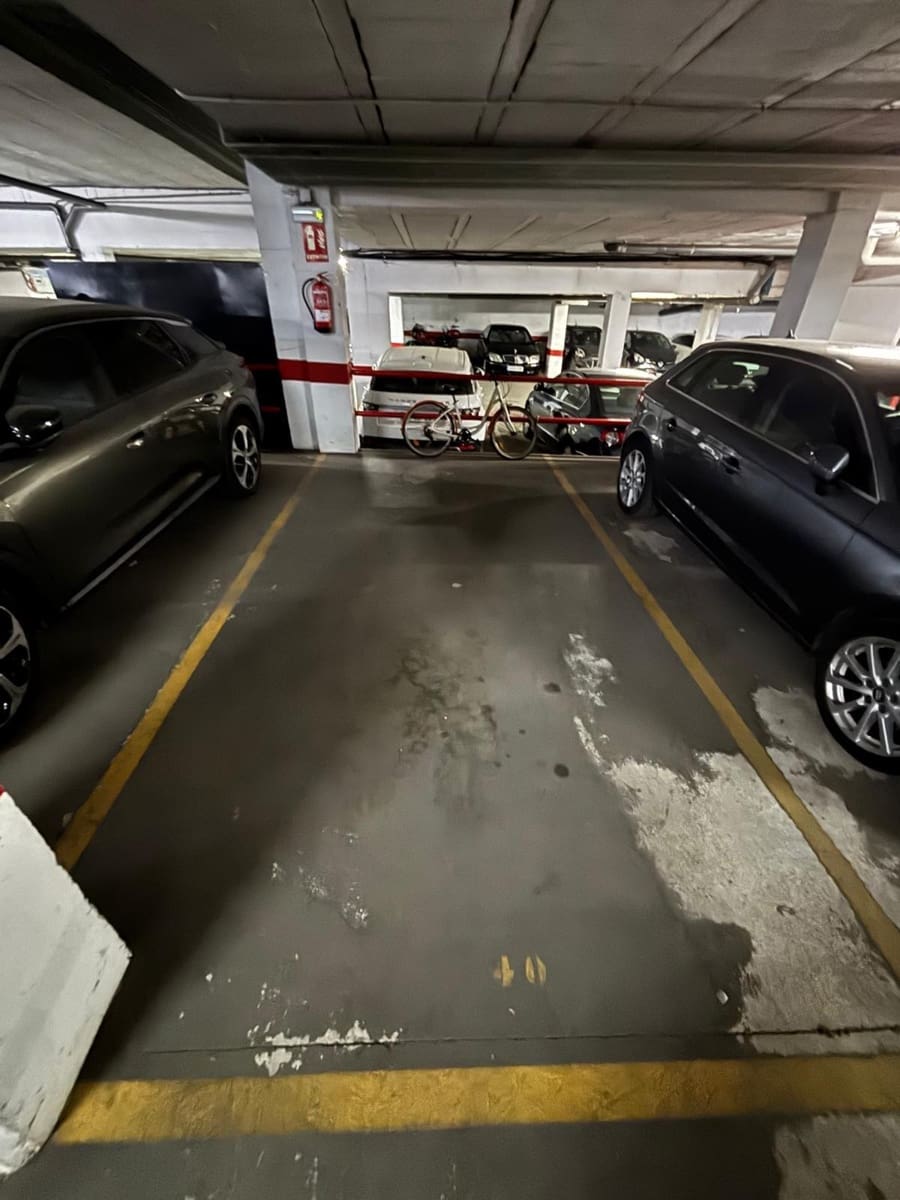 Garasje til salgs i Cordoba by - € 24 500 (Ref: 9748094)