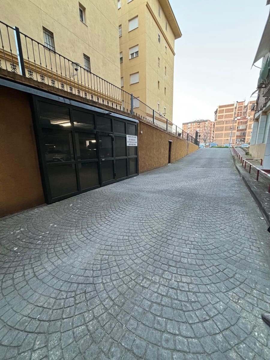 Garasje til salgs i Cordoba by - € 24 500 (Ref: 9748094)