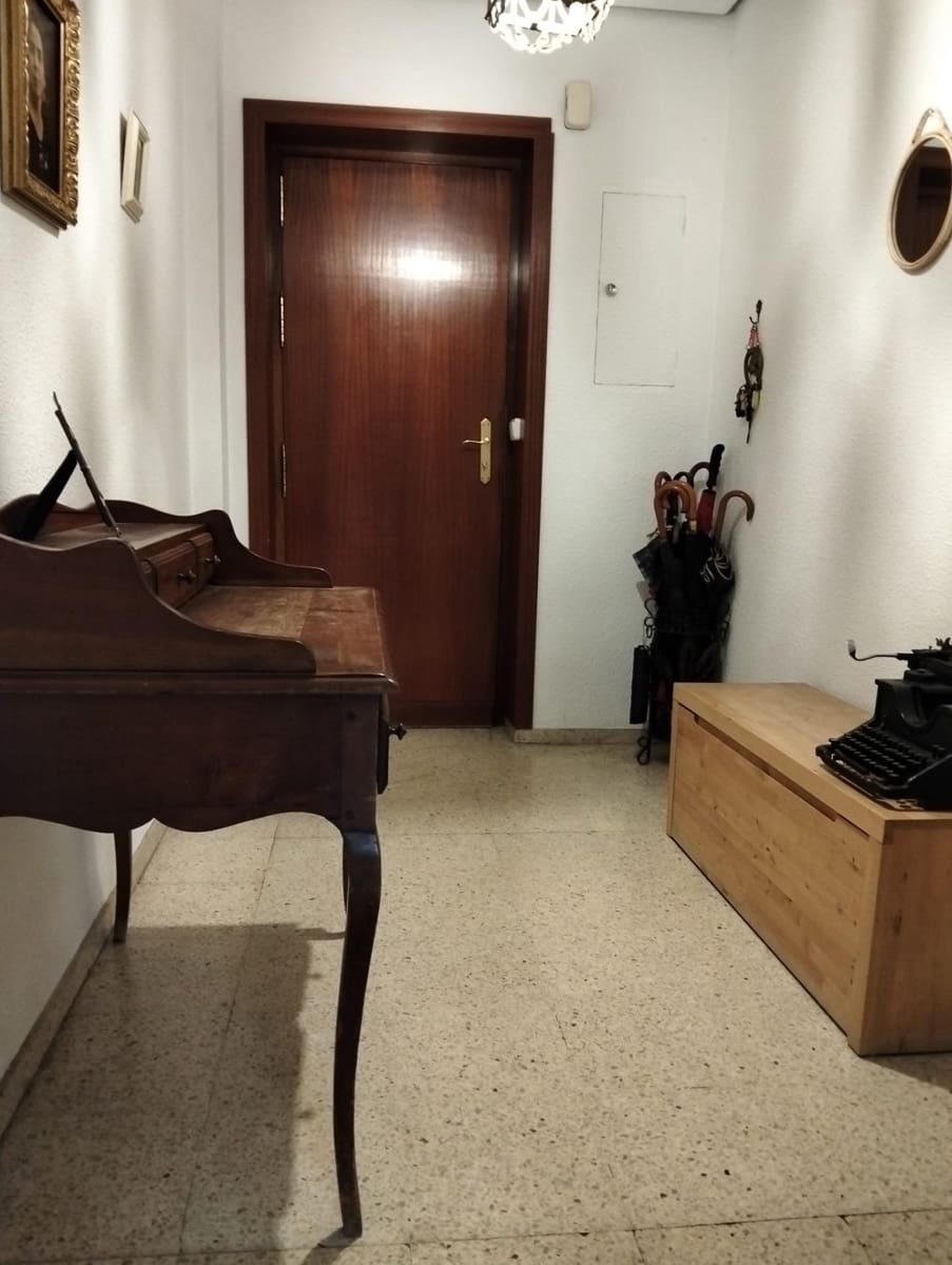 Piso de 5 habitaciones en Córdoba ciudad en venta - 225.000 € (Ref: 9748095)