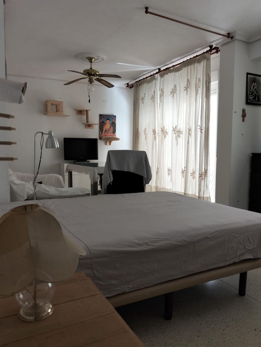 Piso de 5 habitaciones en Córdoba ciudad en venta - 225.000 € (Ref: 9748095)