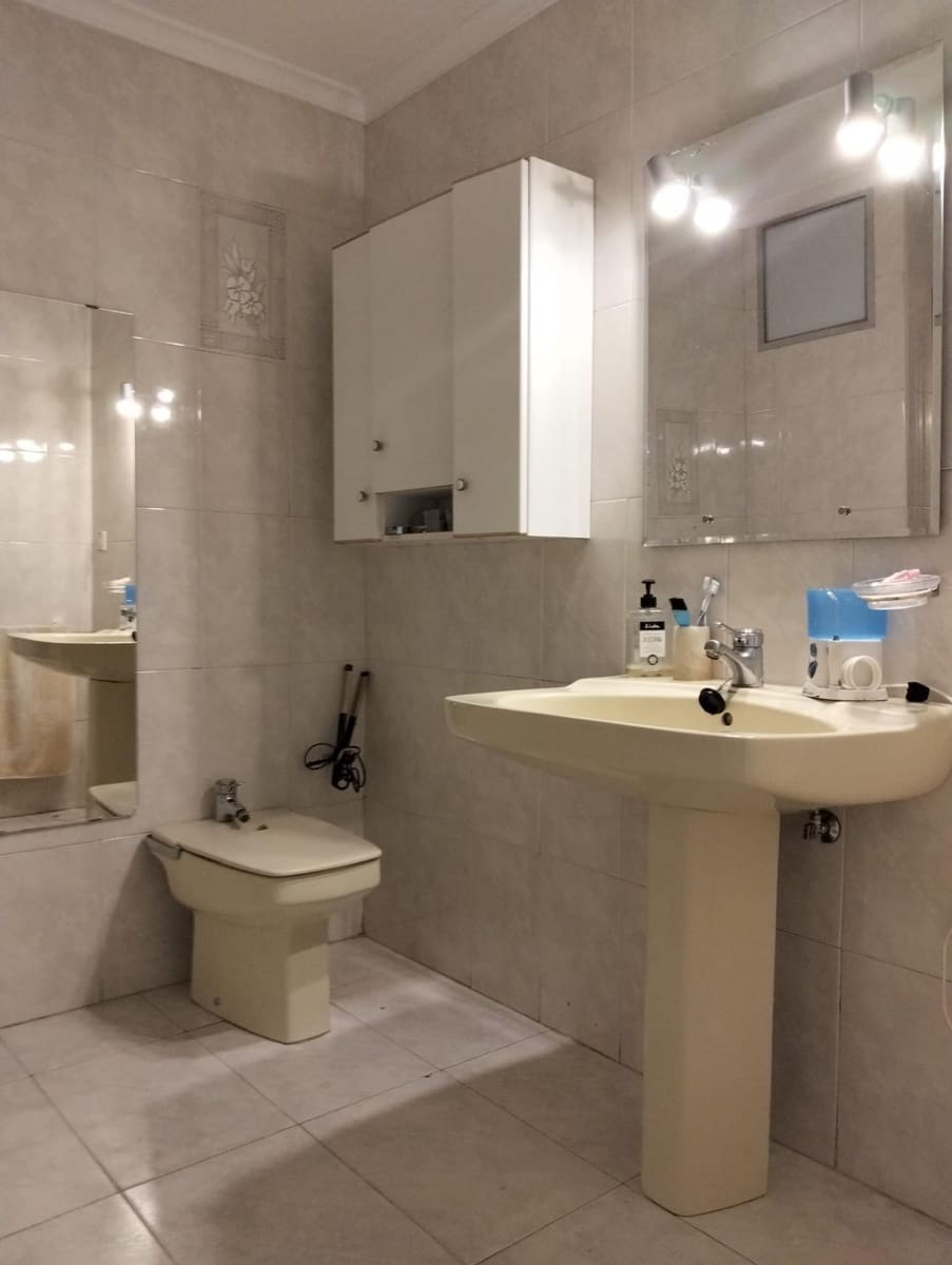 Piso de 5 habitaciones en Córdoba ciudad en venta - 225.000 € (Ref: 9748095)