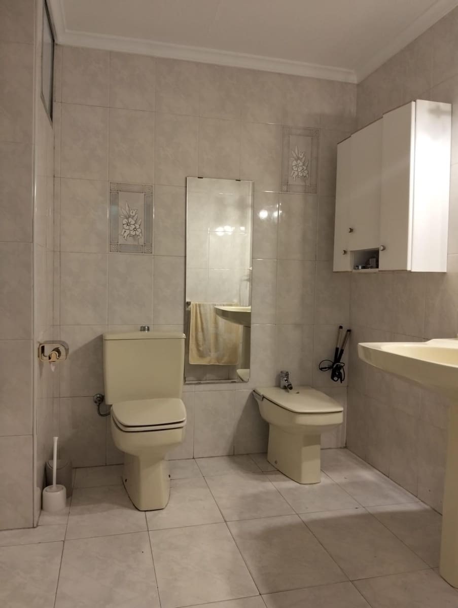 Piso de 5 habitaciones en Córdoba ciudad en venta - 225.000 € (Ref: 9748095)