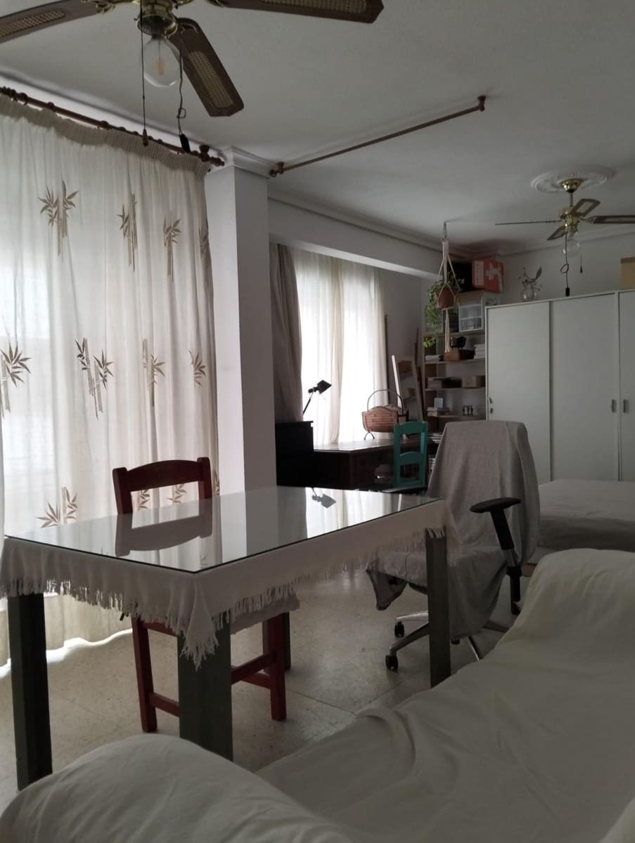 5 bedroom Flat for sale in Cordoba city - € 225,000 (Ref: 9748095)