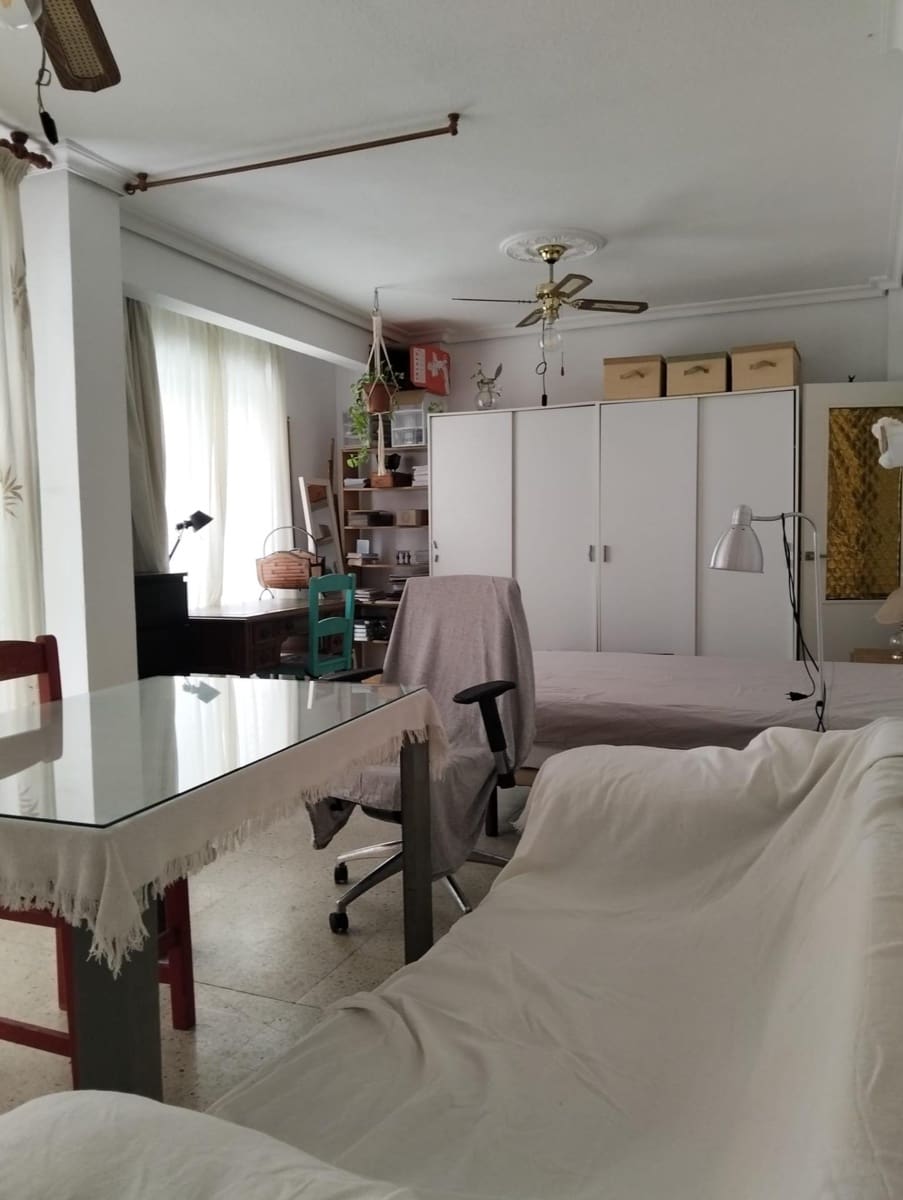 5 bedroom Flat for sale in Cordoba city - € 225,000 (Ref: 9748095)
