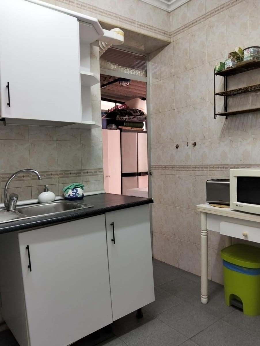 5 bedroom Flat for sale in Cordoba city - € 225,000 (Ref: 9748095)