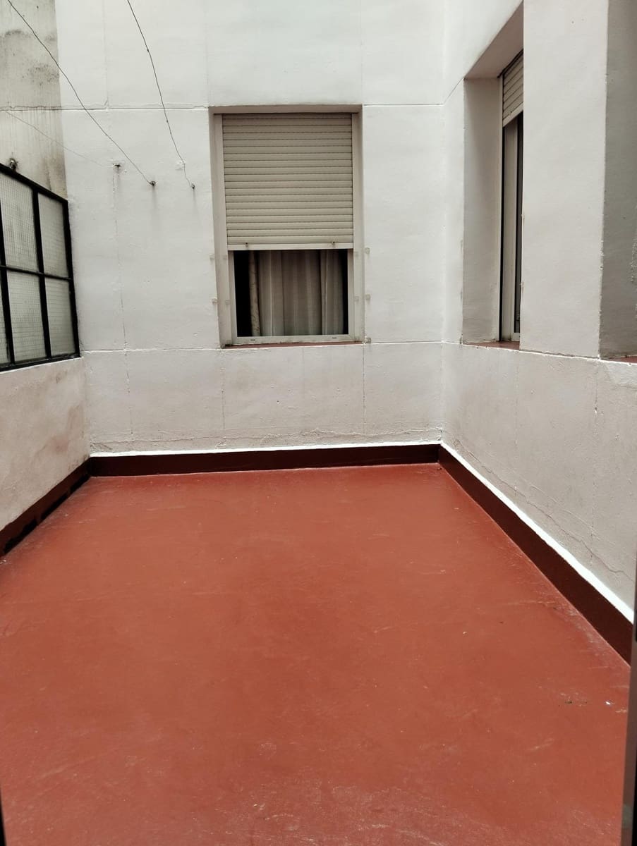 5 bedroom Flat for sale in Cordoba city - € 225,000 (Ref: 9748095)