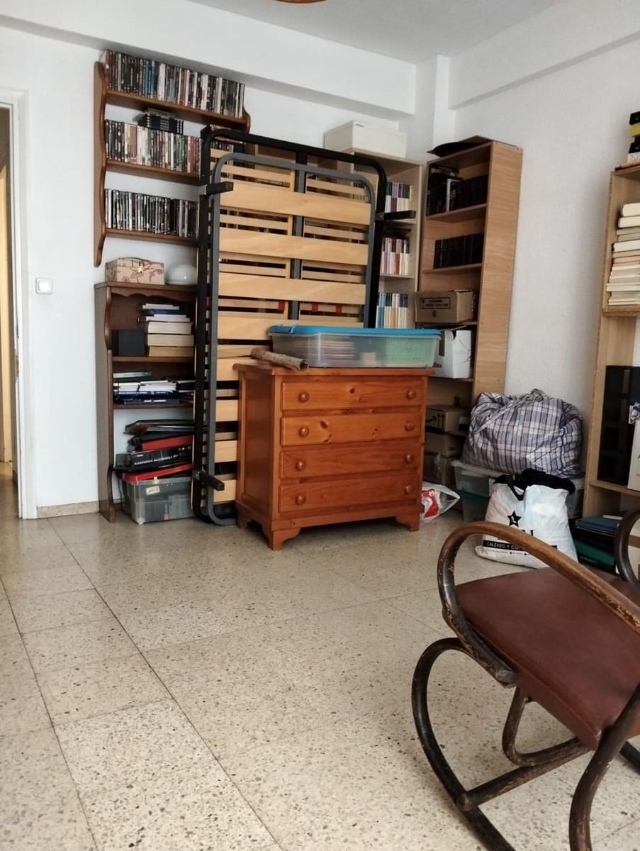 5 bedroom Flat for sale in Cordoba city - € 225,000 (Ref: 9748095)