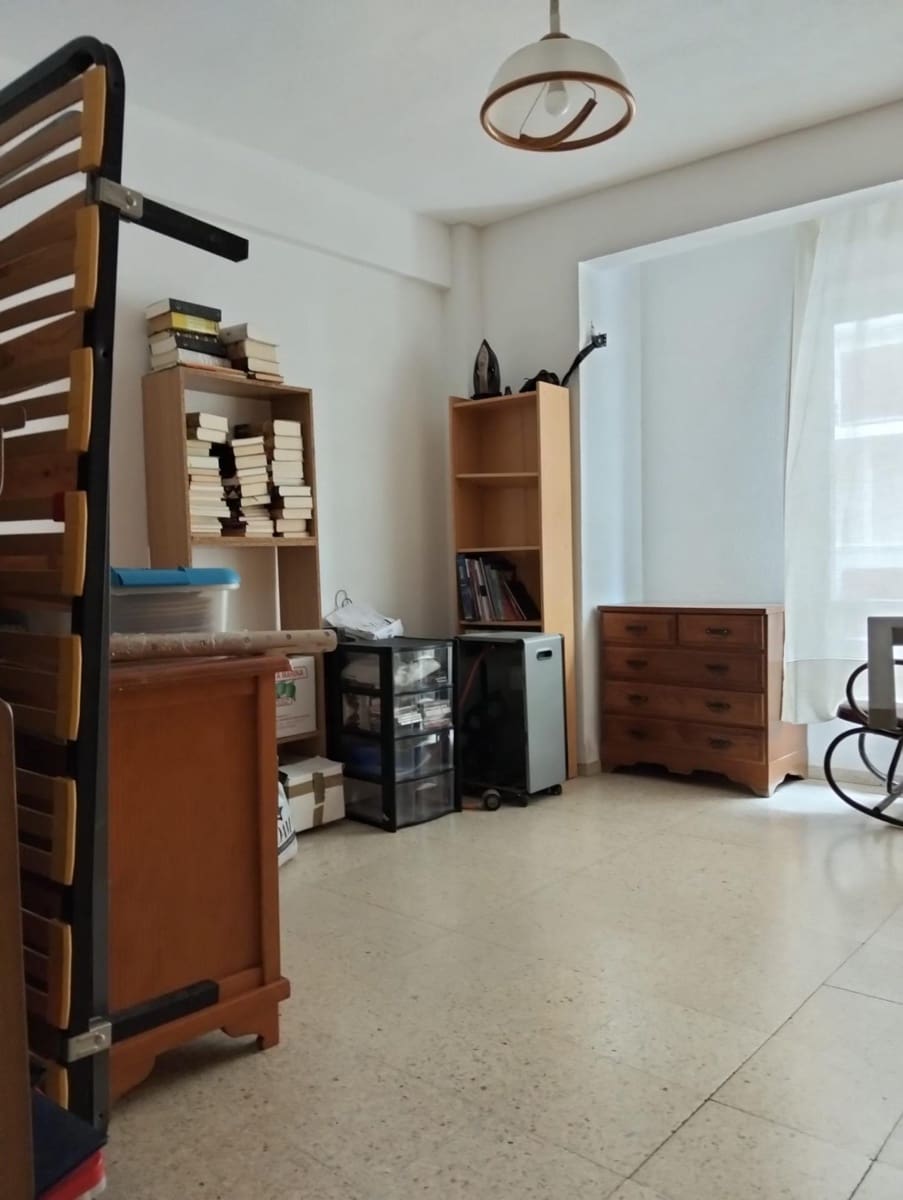 5 bedroom Flat for sale in Cordoba city - € 225,000 (Ref: 9748095)