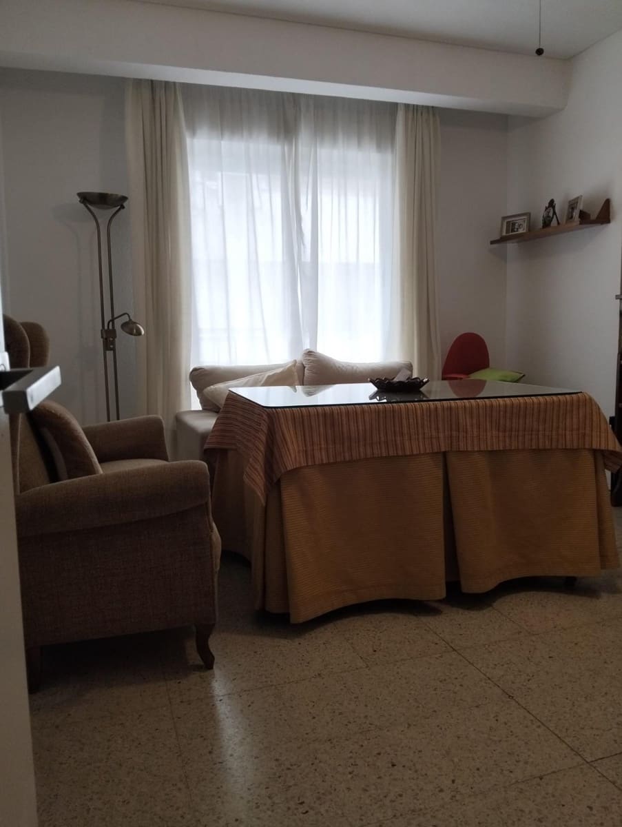 5 bedroom Flat for sale in Cordoba city - € 225,000 (Ref: 9748095)