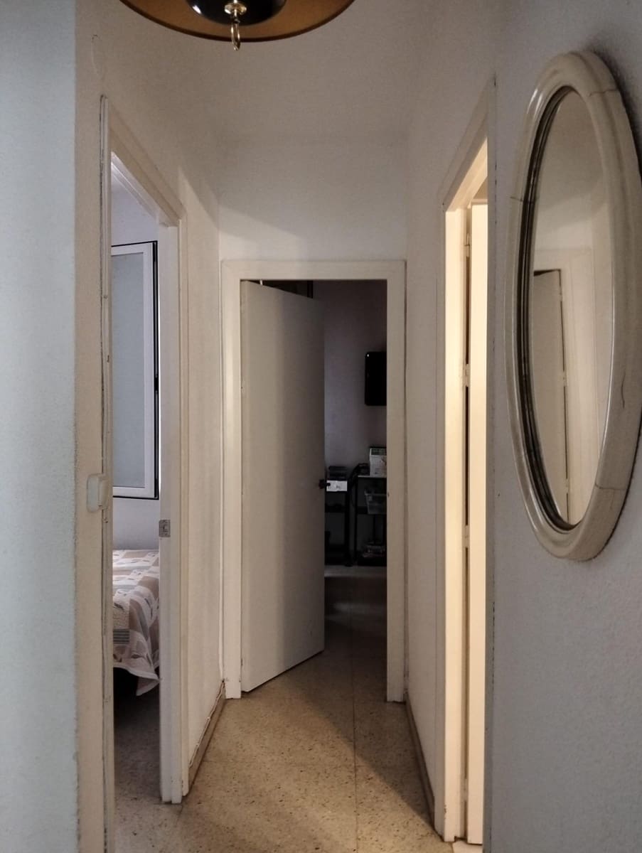 5 bedroom Flat for sale in Cordoba city - € 225,000 (Ref: 9748095)