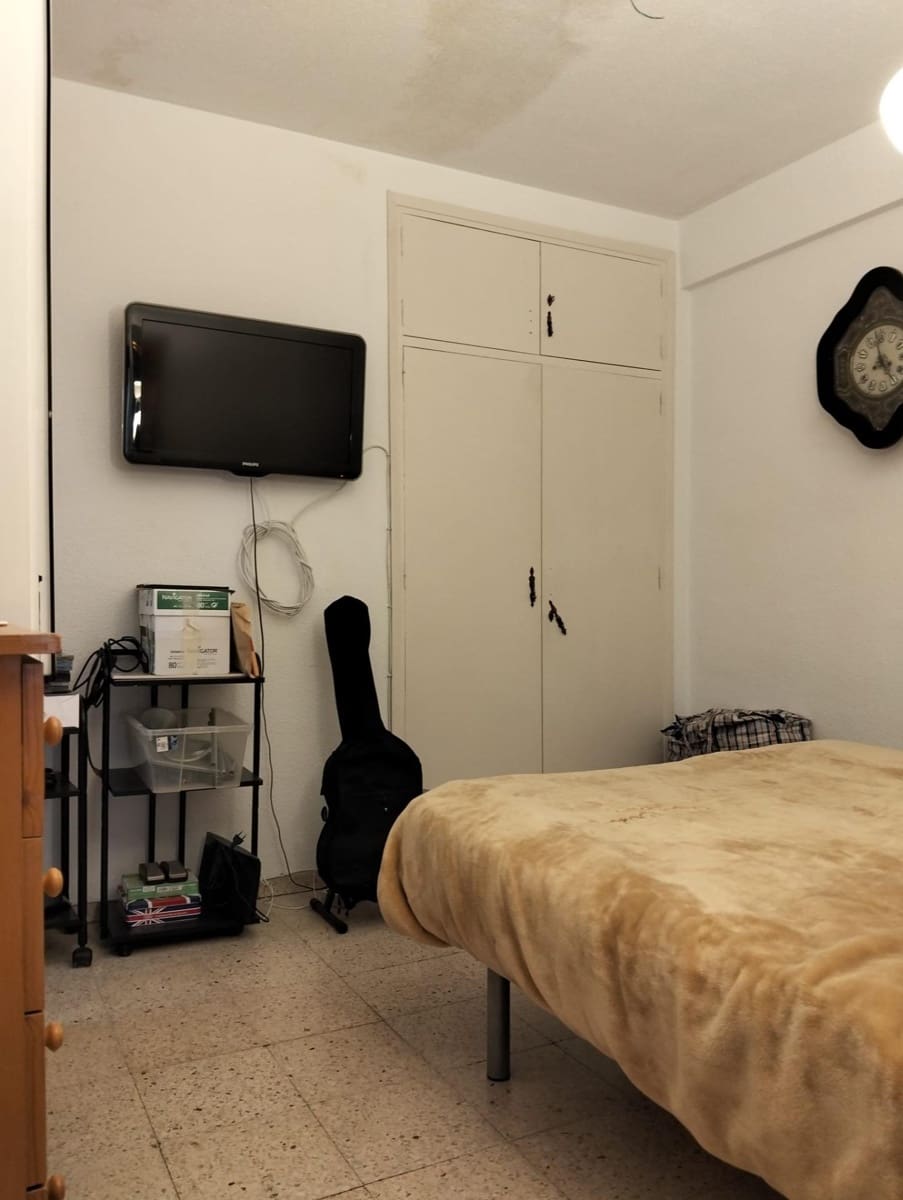 5 bedroom Flat for sale in Cordoba city - € 225,000 (Ref: 9748095)