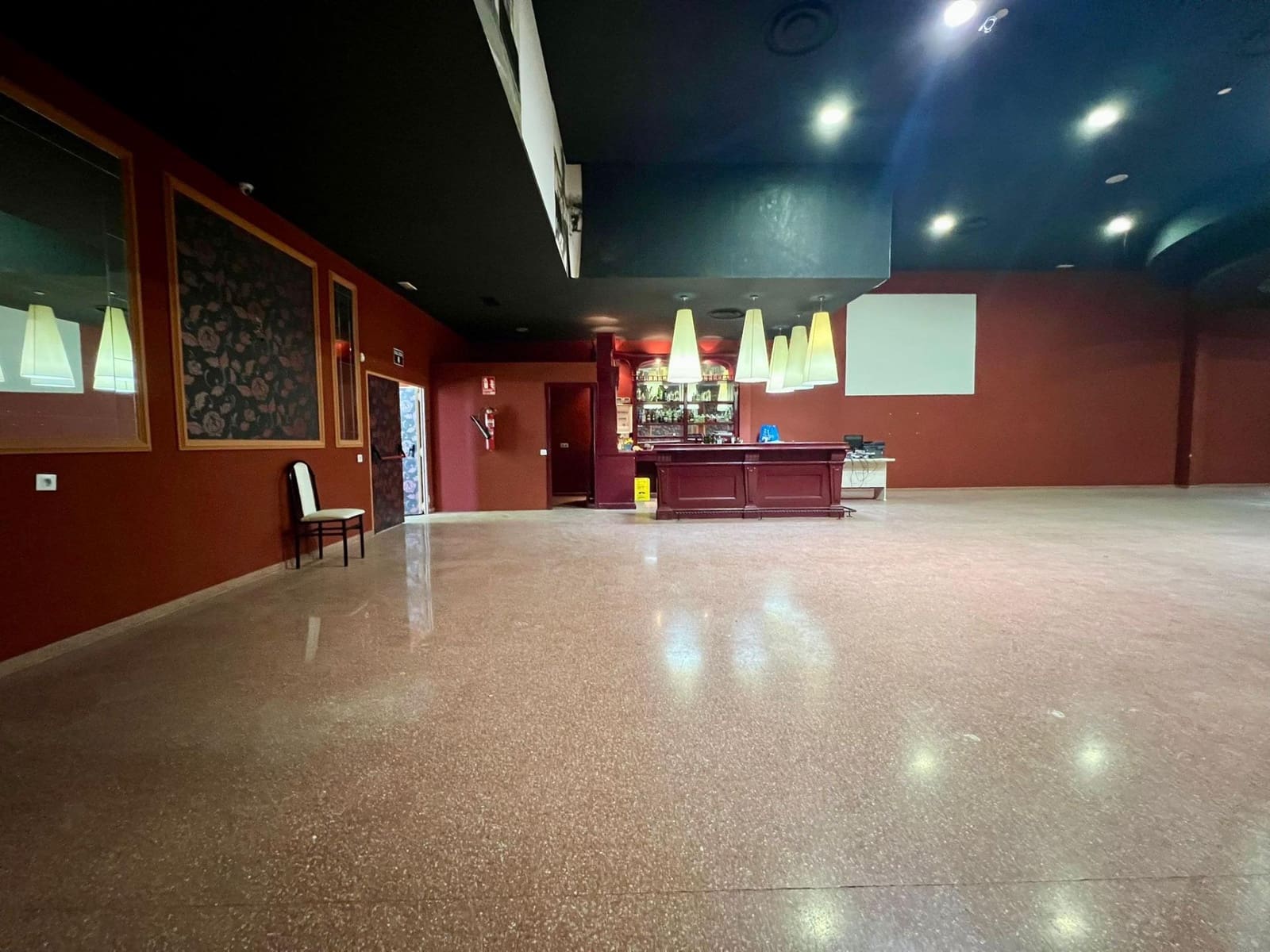 Virksomhed til salg i Aguilar de la Frontera - € 500.000 (Ref: 9759058)