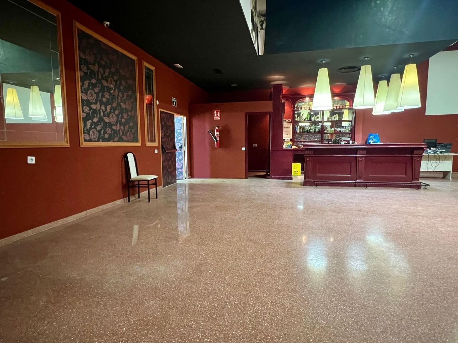 Virksomhed til salg i Aguilar de la Frontera - € 500.000 (Ref: 9759058)