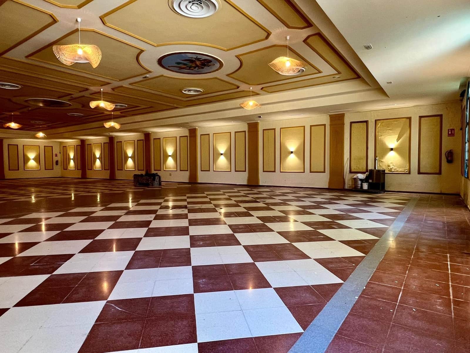 Virksomhed til salg i Aguilar de la Frontera - € 500.000 (Ref: 9759058)