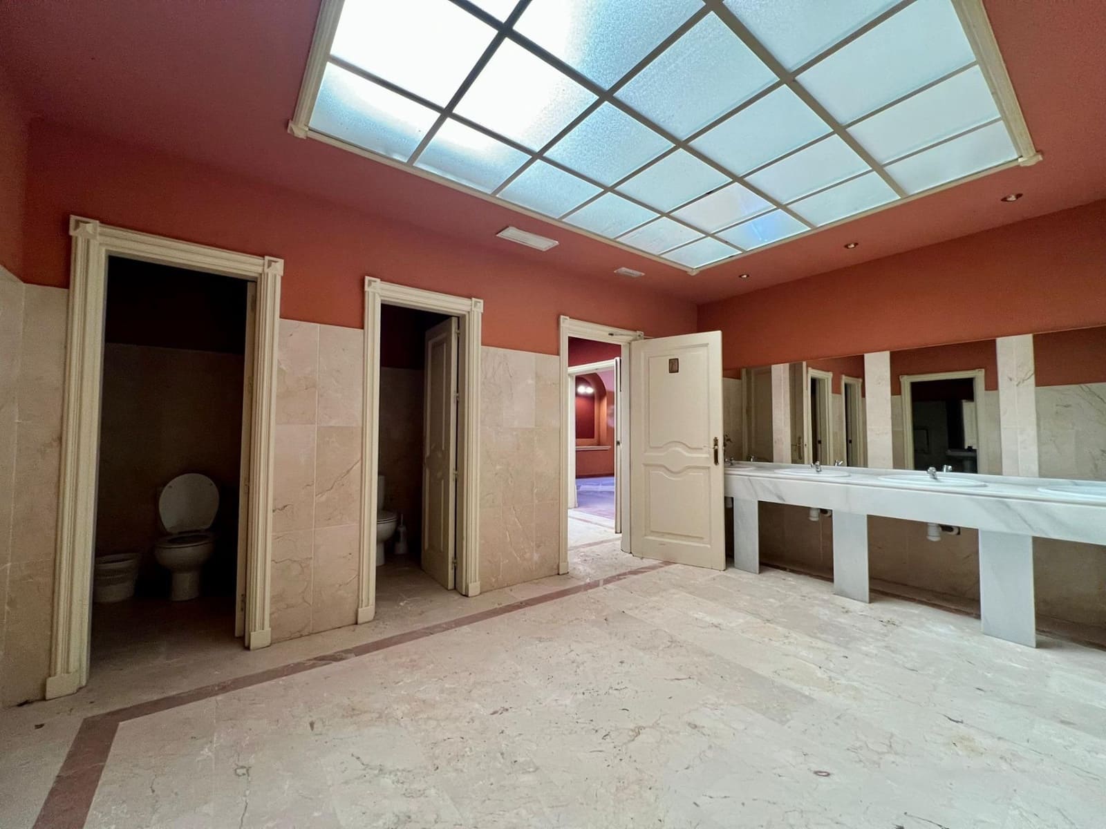 Virksomhed til salg i Aguilar de la Frontera - € 500.000 (Ref: 9759058)