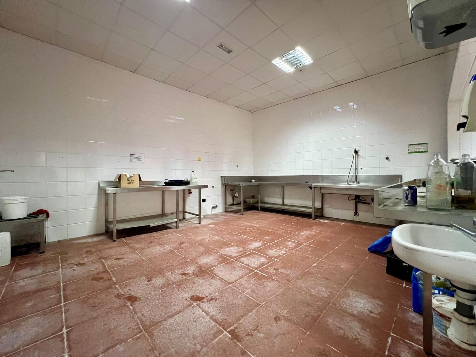 Virksomhed til salg i Aguilar de la Frontera - € 500.000 (Ref: 9759058)