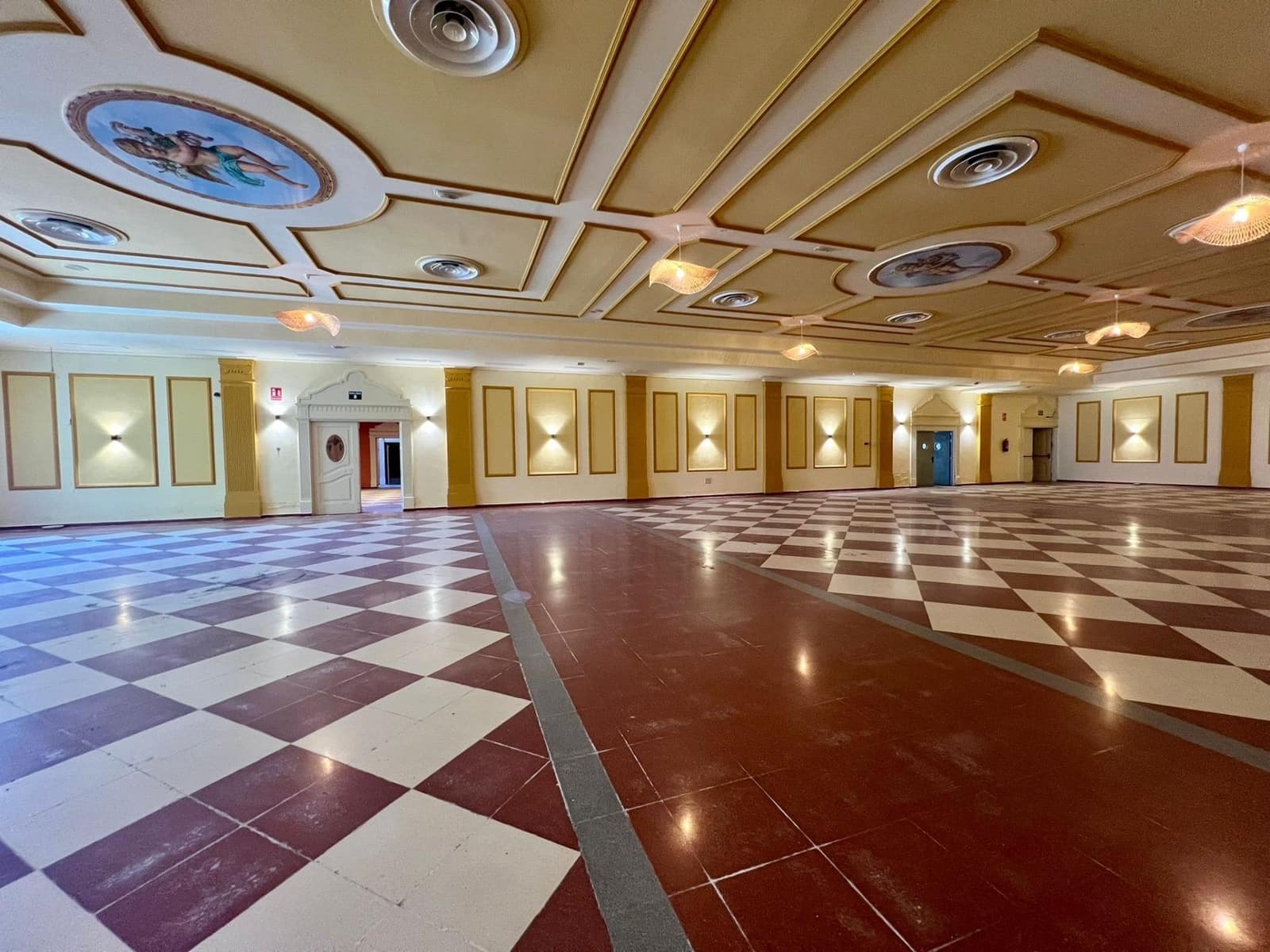 Virksomhed til salg i Aguilar de la Frontera - € 500.000 (Ref: 9759058)