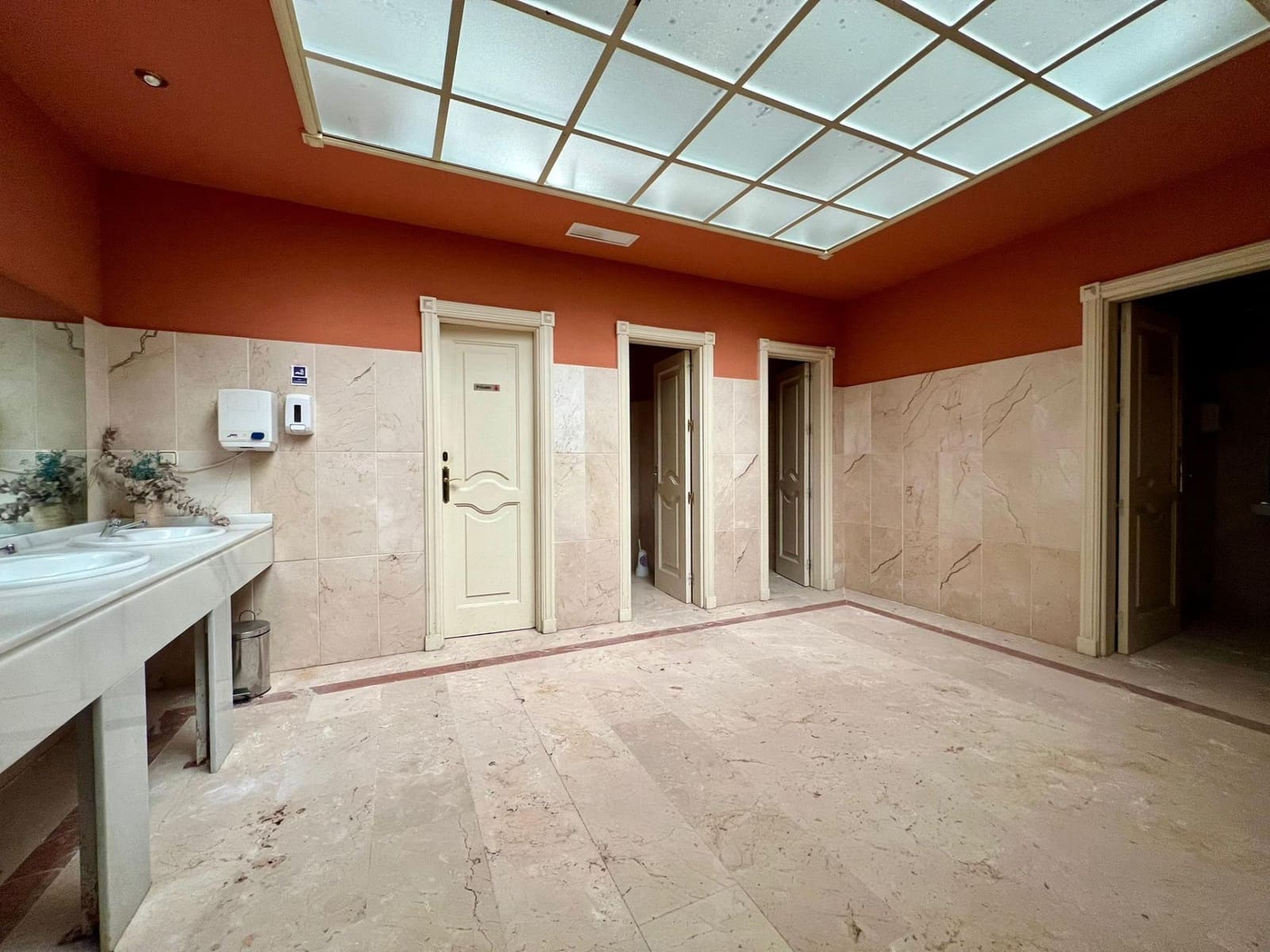 Virksomhed til salg i Aguilar de la Frontera - € 500.000 (Ref: 9759058)