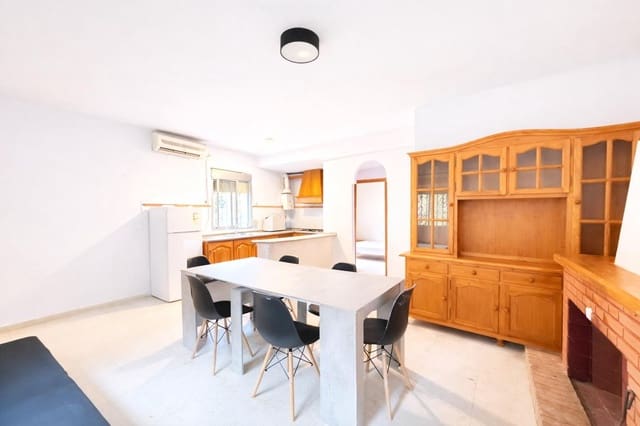7 slaapkamer Villa te koop in Córdoba stad - € 269.900 (Ref: 9759059)