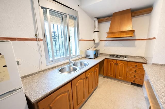 7 slaapkamer Villa te koop in Córdoba stad - € 269.900 (Ref: 9759059)