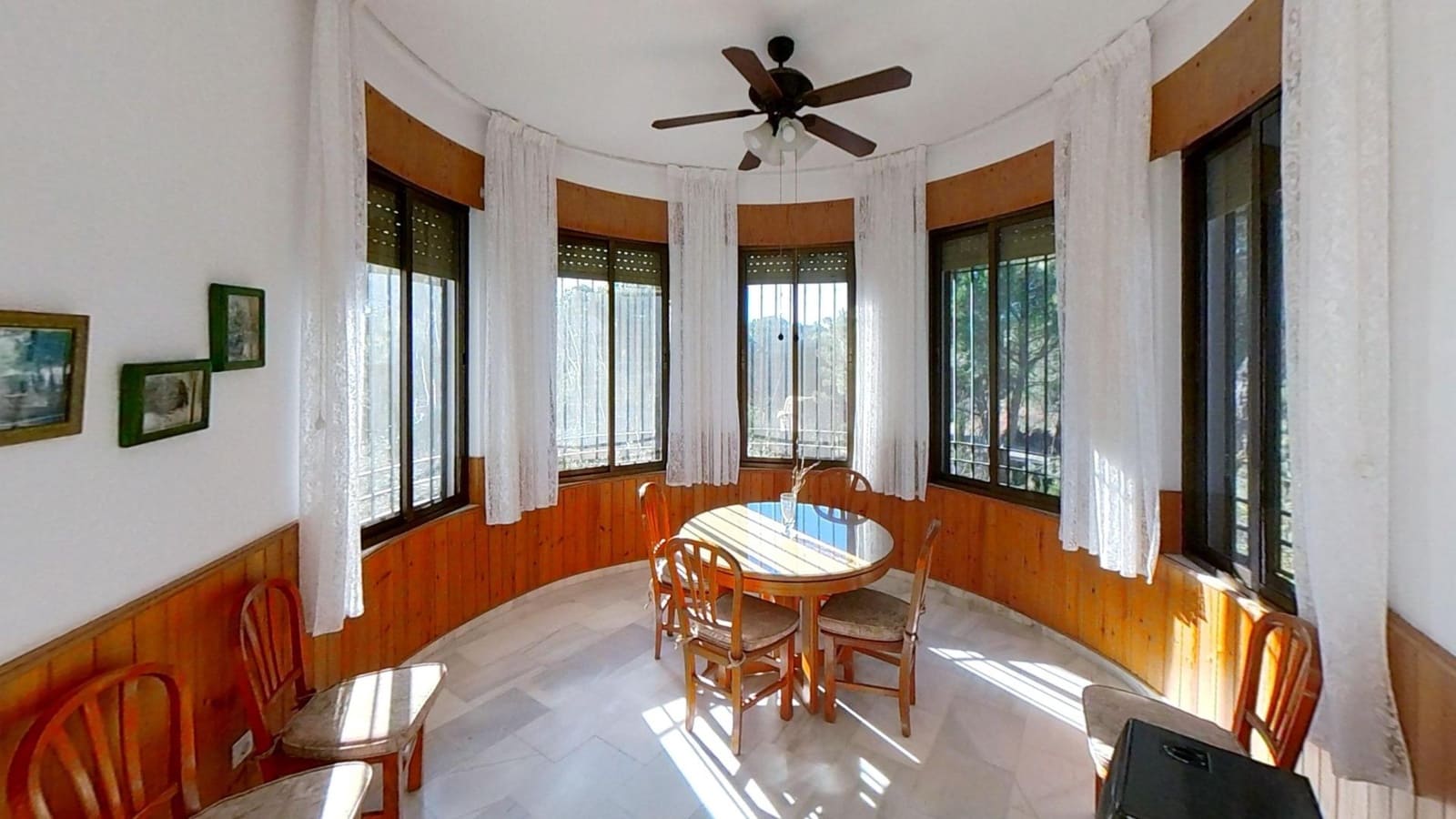 4 slaapkamer Villa te koop in Cordoba stad met garage - € 190.000 (Ref: 9762060)