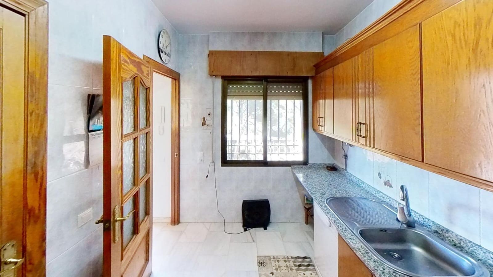 4 slaapkamer Villa te koop in Cordoba stad met garage - € 190.000 (Ref: 9762060)