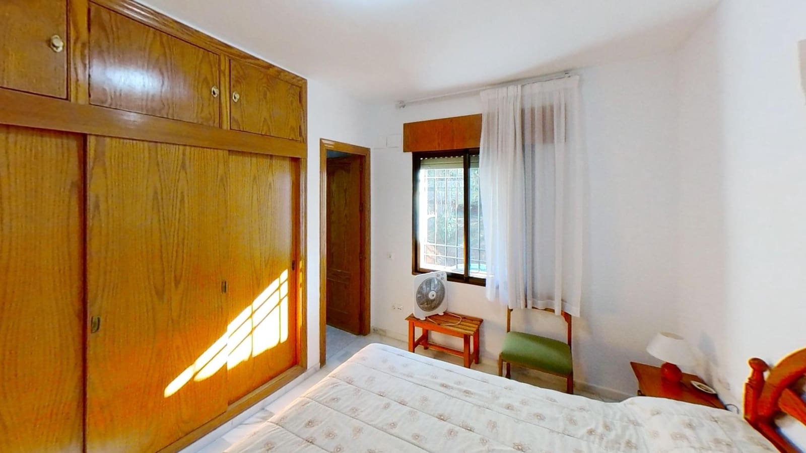 4 slaapkamer Villa te koop in Cordoba stad met garage - € 190.000 (Ref: 9762060)