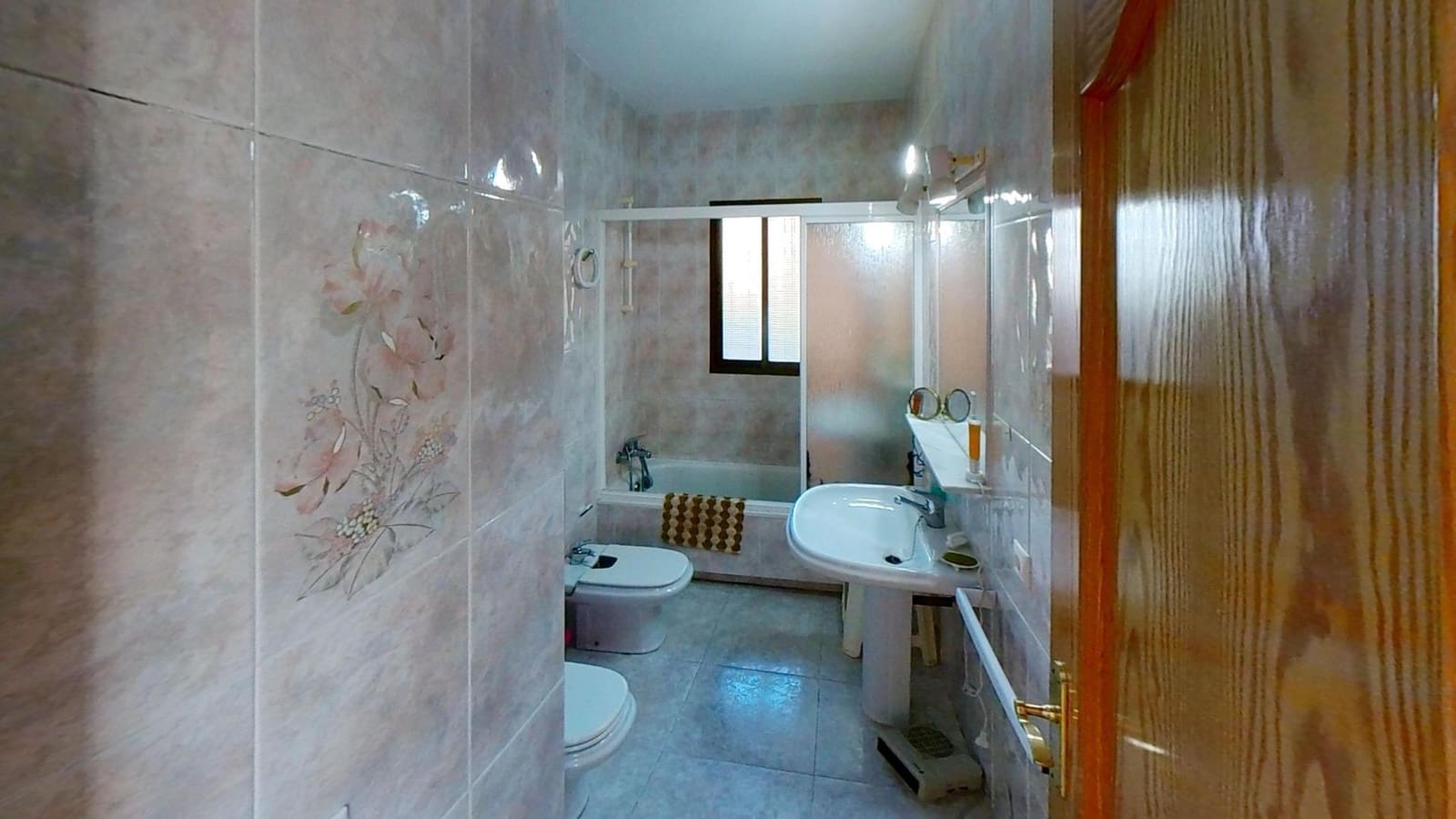 4 slaapkamer Villa te koop in Cordoba stad met garage - € 190.000 (Ref: 9762060)