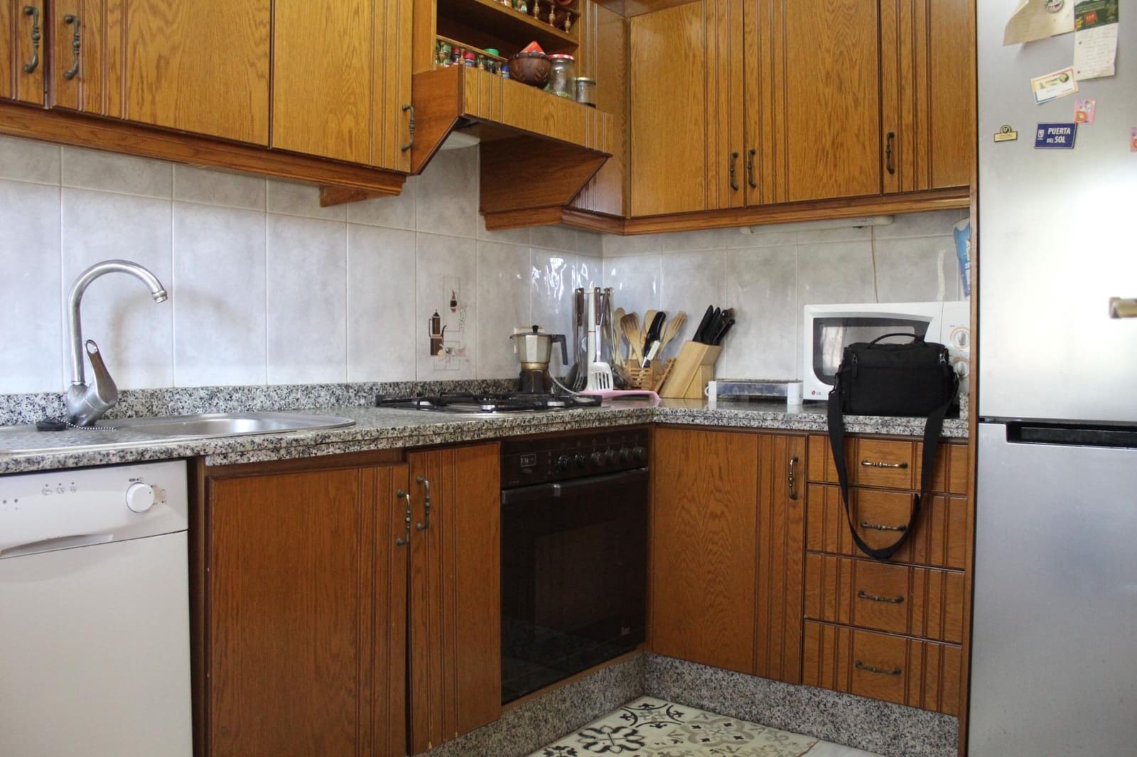 4 slaapkamer Villa te koop in Cordoba stad met garage - € 190.000 (Ref: 9762060)