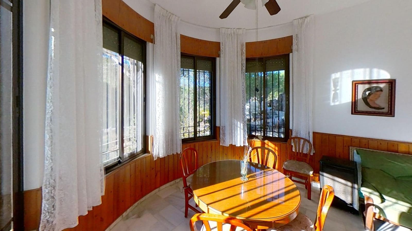 4 slaapkamer Villa te koop in Cordoba stad met garage - € 190.000 (Ref: 9762060)