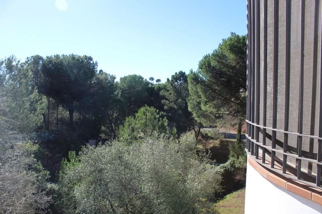 4 soveværelse Villa til salg i Córdoba by med garage - € 190.000 (Ref: 9762060)