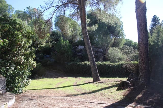 4 soveværelse Villa til salg i Córdoba by med garage - € 190.000 (Ref: 9762060)