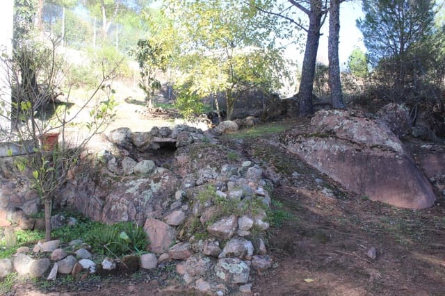 4 soveværelse Villa til salg i Córdoba by med garage - € 190.000 (Ref: 9762060)