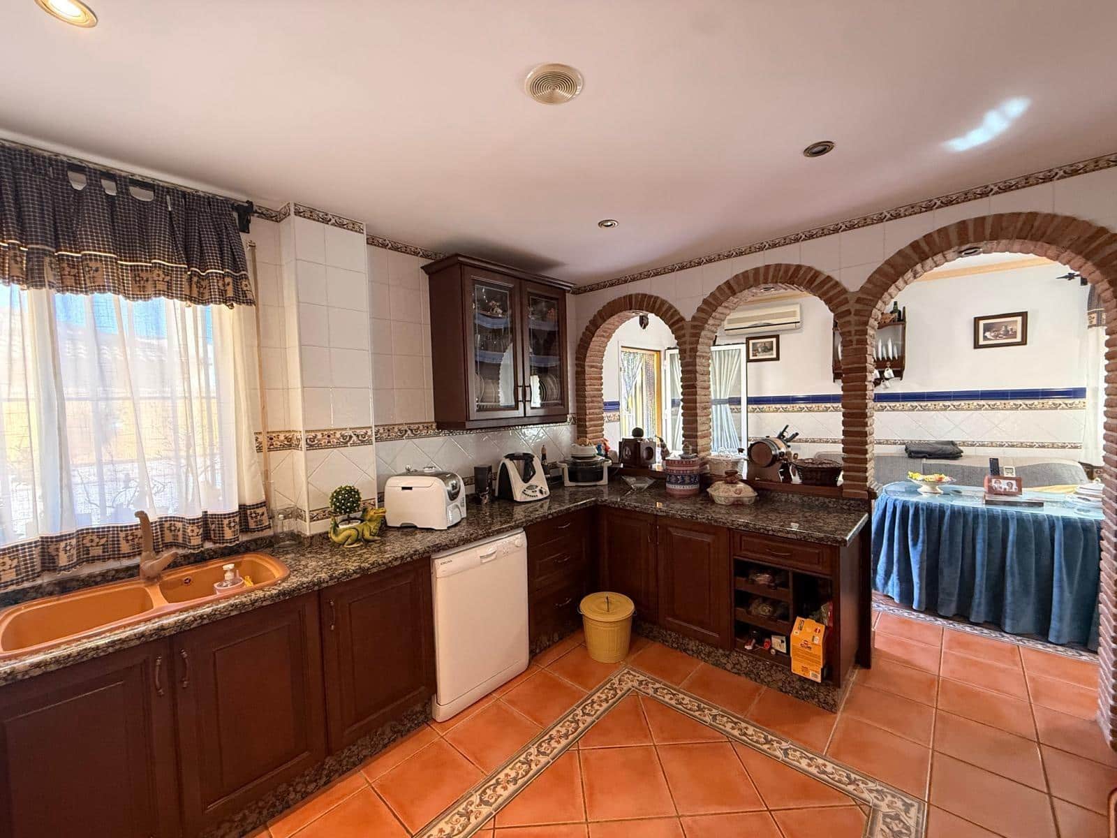 3 soveværelse Byhus til salg i Antequera med garage - € 385.000 (Ref: 9780673)