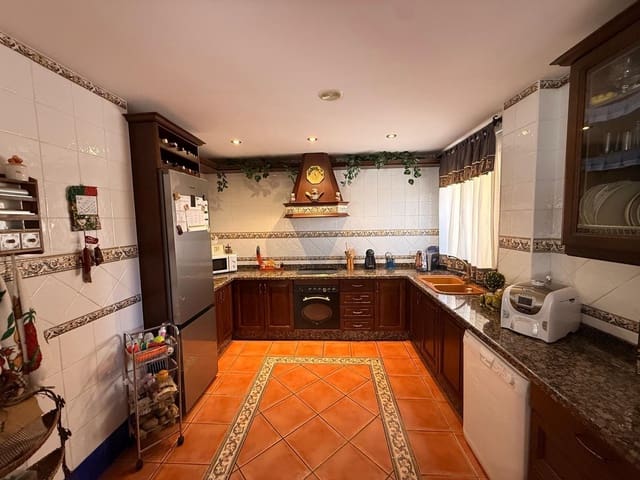 3 Zimmer Haus zu verkaufen in Antequera mit Garage - 385.000 € (Ref: 9780673)