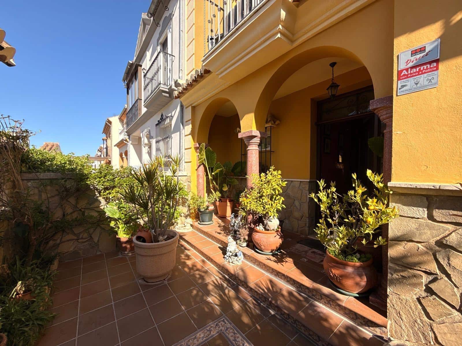 3 soveværelse Byhus til salg i Antequera med garage - € 385.000 (Ref: 9780673)