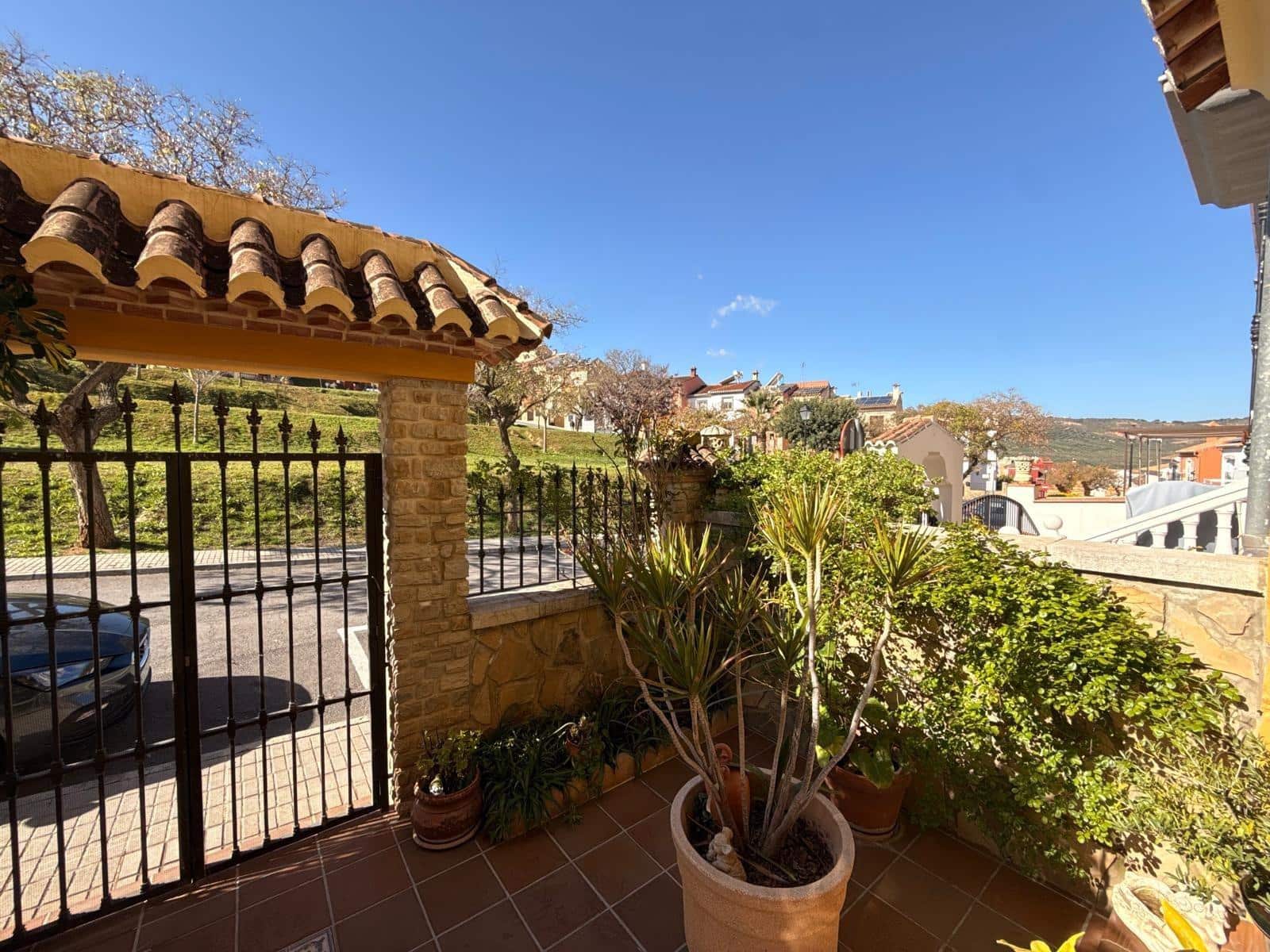 3 soveværelse Byhus til salg i Antequera med garage - € 385.000 (Ref: 9780673)