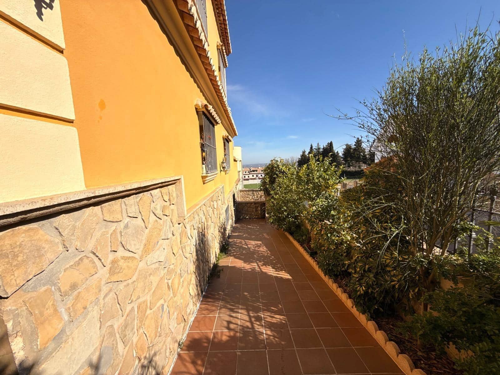 3 soveværelse Byhus til salg i Antequera med garage - € 385.000 (Ref: 9780673)