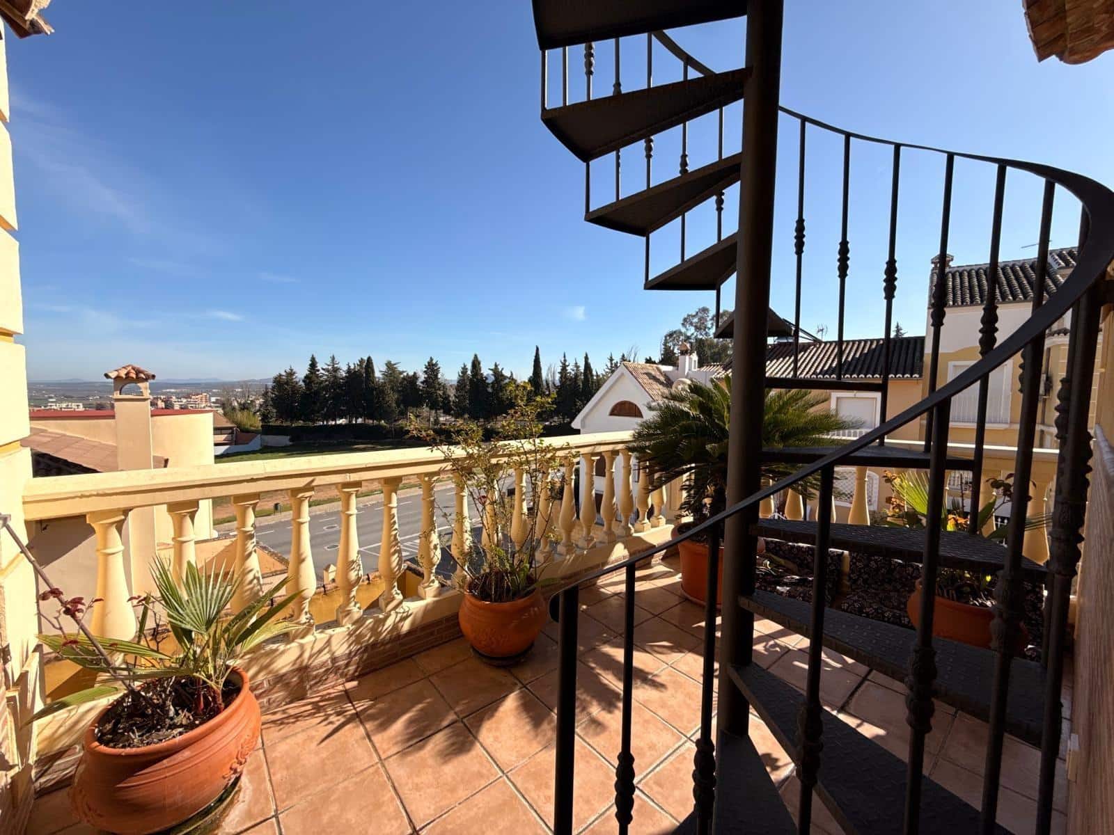 3 soveværelse Byhus til salg i Antequera med garage - € 385.000 (Ref: 9780673)