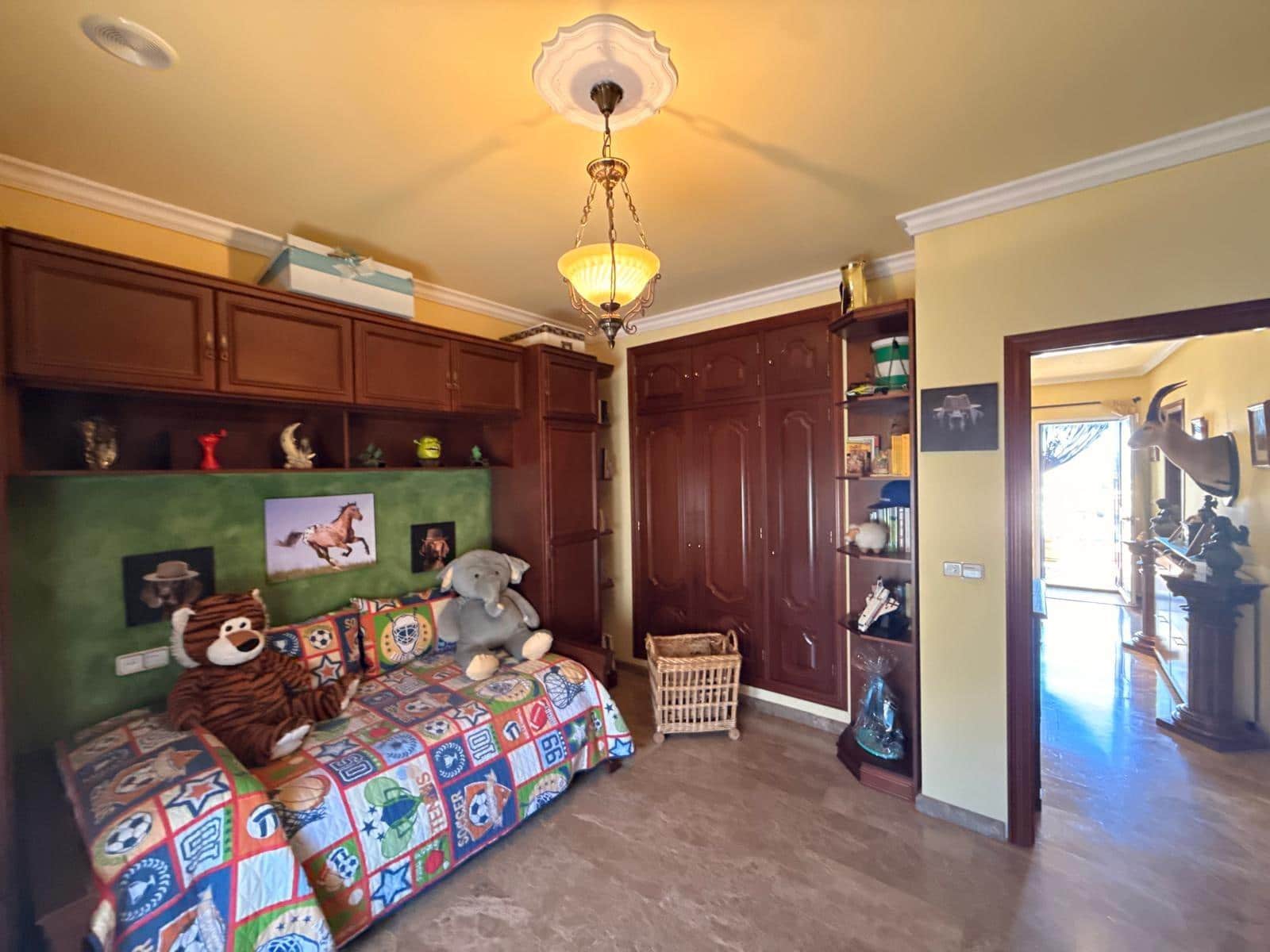 3 soveværelse Byhus til salg i Antequera med garage - € 385.000 (Ref: 9780673)