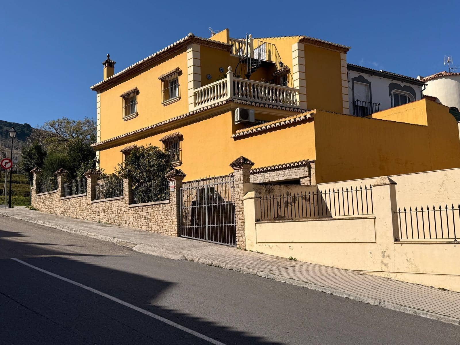 3 soveværelse Byhus til salg i Antequera med garage - € 385.000 (Ref: 9780673)