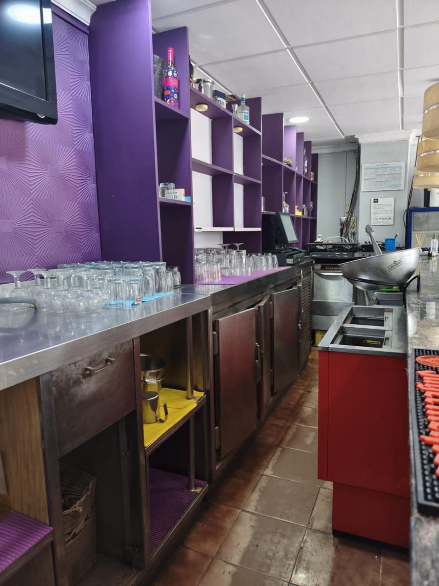 Kommersiell til salgs i Cordoba by - € 153 500 (Ref: 9784545)