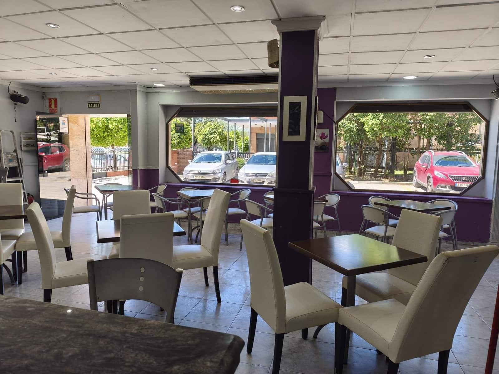 Kommersiell til salgs i Cordoba by - € 153 500 (Ref: 9784545)