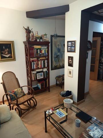 3 soveværelse Lejlighed til salg i Córdoba by - € 149.900 (Ref: 9784546)