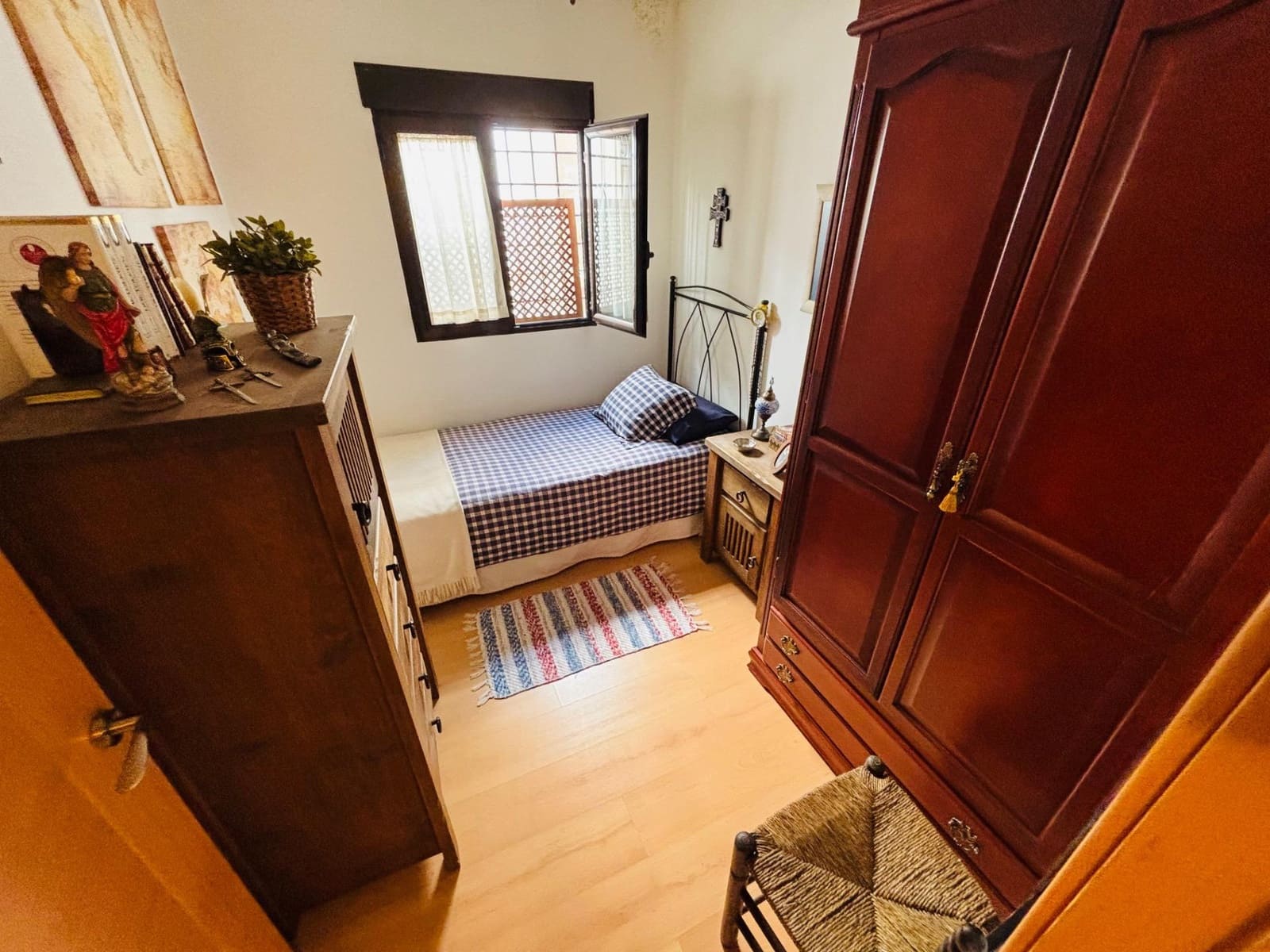 Piso de 3 habitaciones en Córdoba ciudad en venta - 137.900 € (Ref: 9784546)