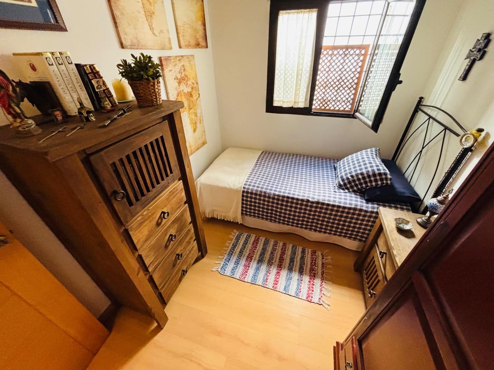 Piso de 3 habitaciones en Córdoba ciudad en venta - 137.900 € (Ref: 9784546)